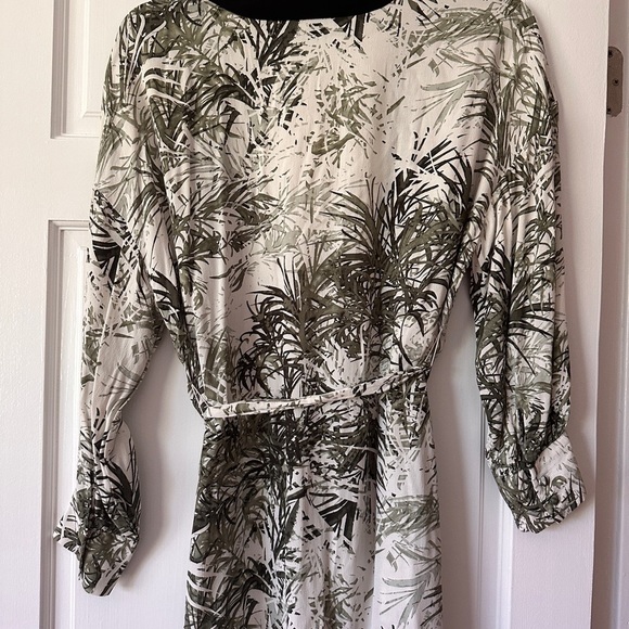 Sanctuary Green Botanical Leaf Kimono Robe/ Beach Cover up - One Size - Picture 6 of 9